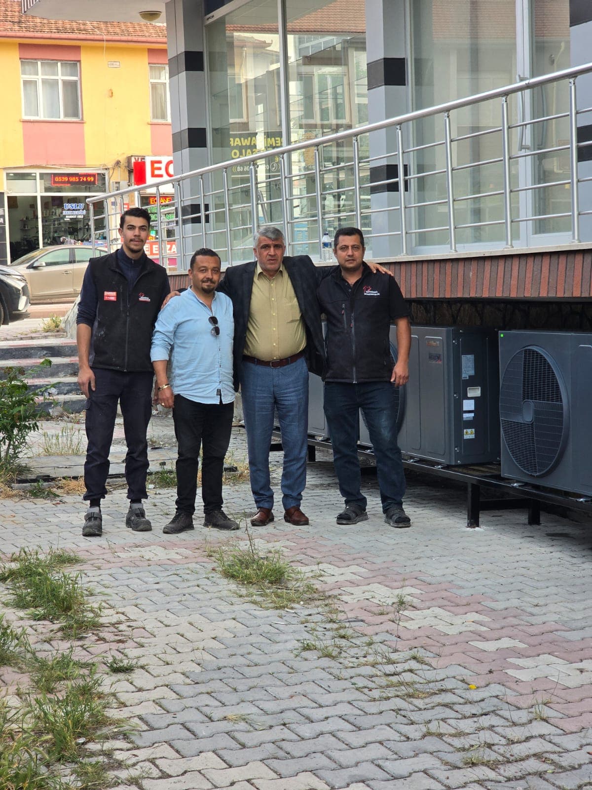 Ertuğrul Mühendislik ekibi, Metin Değirmen Apartmanı kaskad ısı pompası kurulumunda